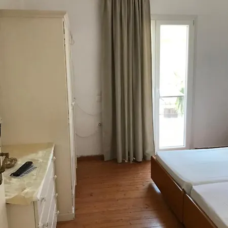 Loula's Apartments Gouviá Extérieur photo