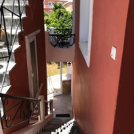 Loula's Apartments Gouviá Extérieur photo