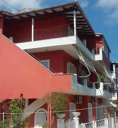 Loula\'S Apartments